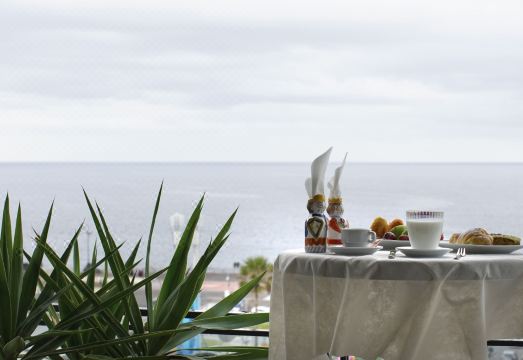 Nettuno B&B Hotel Overview