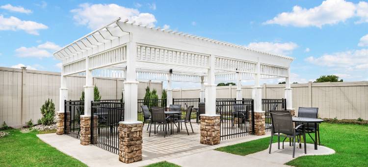 Fairfield Inn & Suites Van Canton Area图片