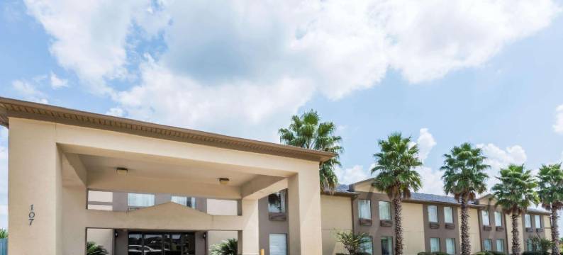 呗盟艾奥瓦莱克查尔斯酒店(Baymont by Wyndham Iowa Lake Charles)图片