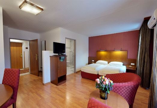 Hotel Via RomaHotel Overview