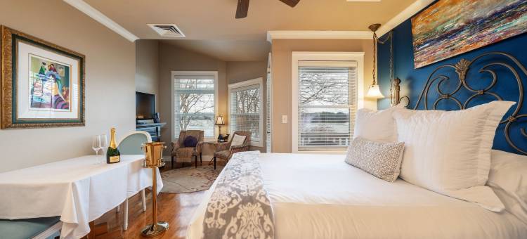 观景台湖畔旅馆(Lookout Point Lakeside Inn)图片