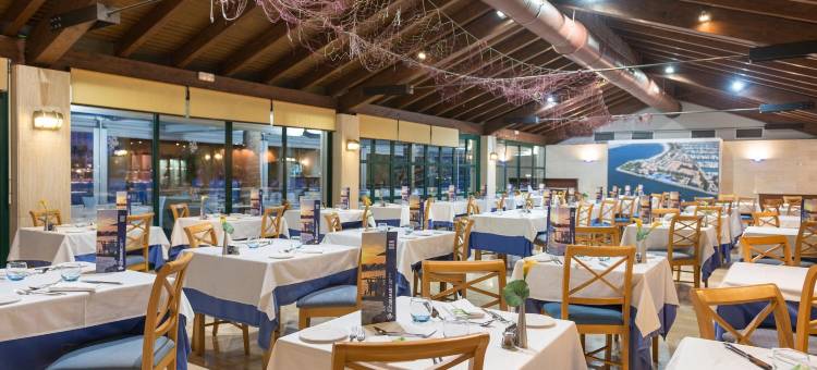 博泰阿尔库迪玛酒店(Botel Alcudiamar - Alojamiento Para Navegantes)图片