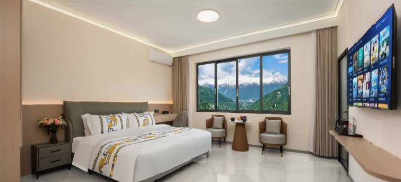 泸定磨西红孜酒店图片