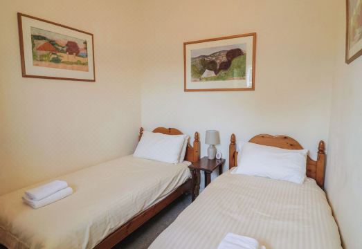 Penny Plot Cottage Hotel Overview