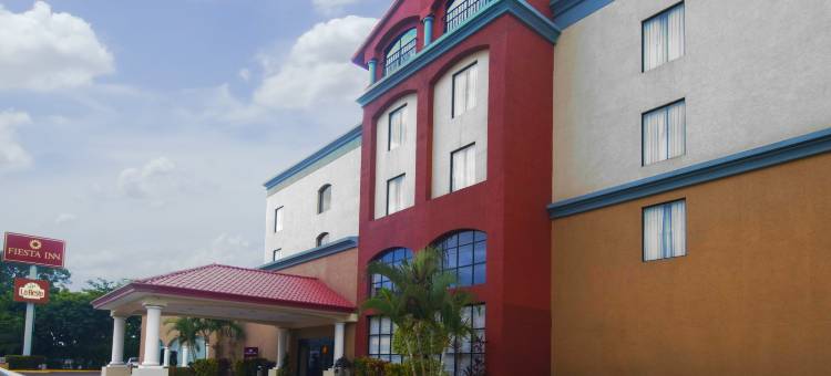 波萨里卡嘉年华酒店(Fiesta Inn Poza Rica)图片