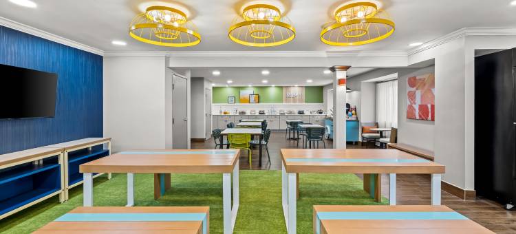 希尔顿斯特林杜勒斯机场Spark酒店(Spark by Hilton Sterling Dulles Airport)图片