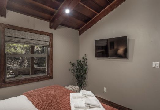 Moon Mountain Escape Hotel Overview