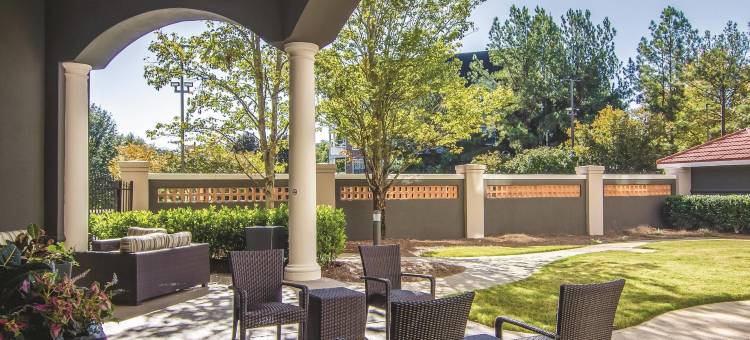 亚特兰大普瑞米特医疗中心拉昆塔温德姆套房酒店(La Quinta Inn & Suites by Wyndham Atlanta Perimeter Medical)图片