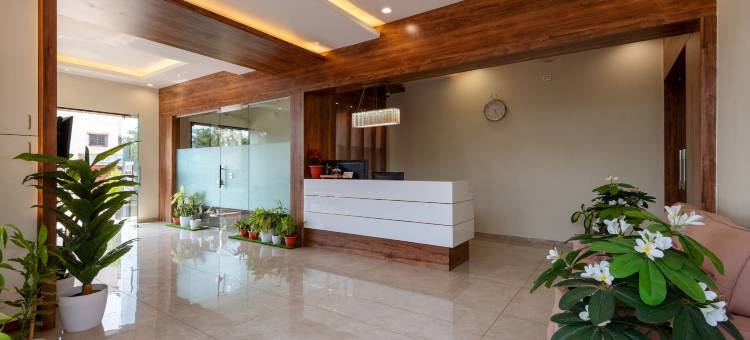 阿拉迪亚皇冠酒店(Hotel Aaradhya Crown)图片