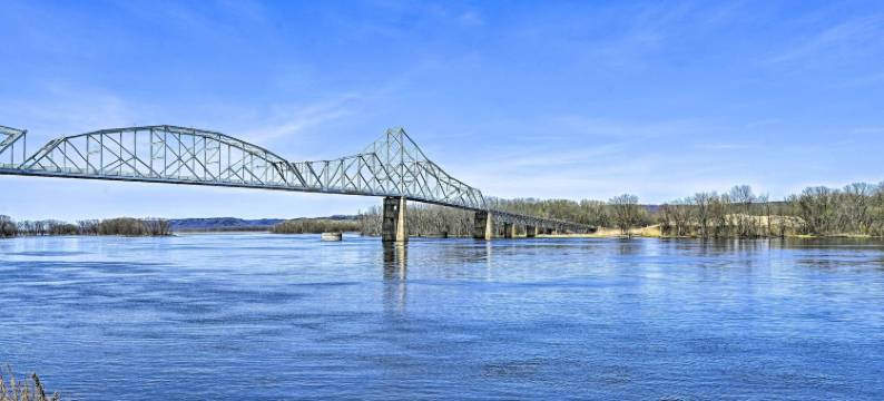 翻新酒吧 <离密西西比河两个街区(Walk to River: Unique Studio in Renovated Bar!)图片