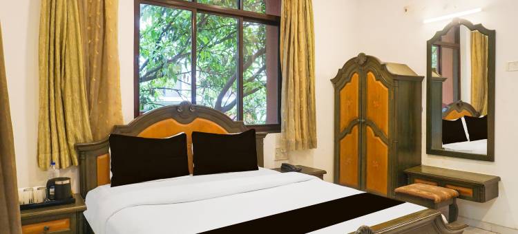 Super Townhouse Oak Prabhat Road Formerly Hotel Royalty图片