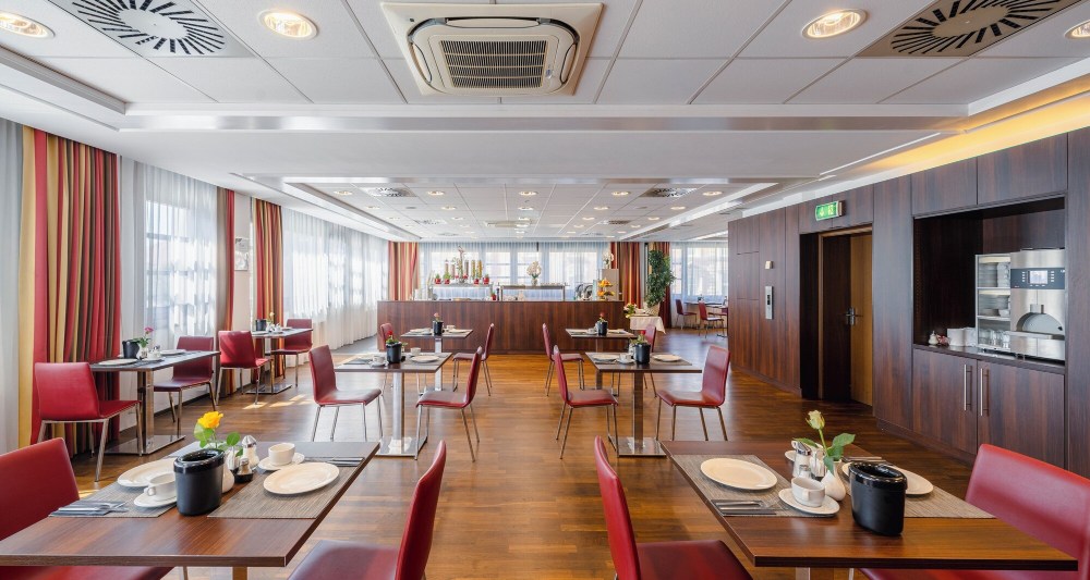 PLAZA INN WelsOver view