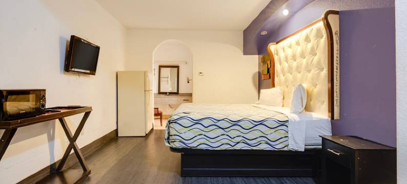 Capital O Deluxe Inn Channelview Houston I-10图片