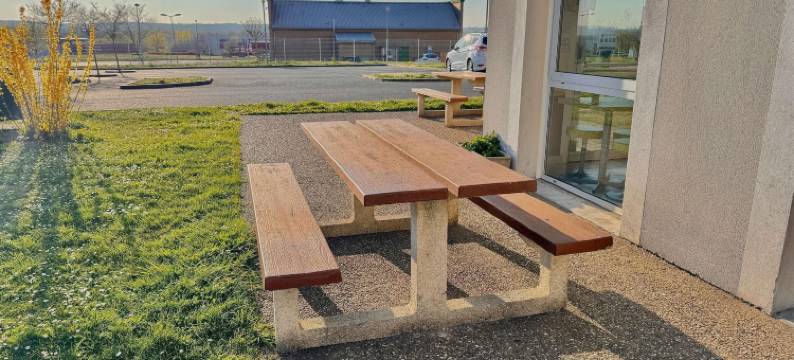 卢瓦尔河畔科斯恩宜必思快捷酒店(Hotel Ibis Budget Cosne Sur Loire)图片