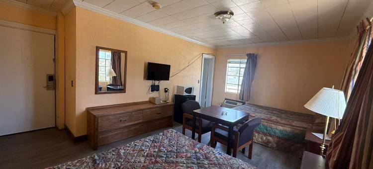阿莫里铁路旅馆，靠近图珀洛，密西西比州(Railroad Inn Amory Near Tupelo MS)图片