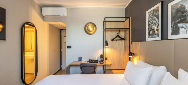 巴黎西部 - 勒瓦卢瓦佩雷康铂酒店(Campanile Paris Ouest - Pte de Champerret Levallois)图片