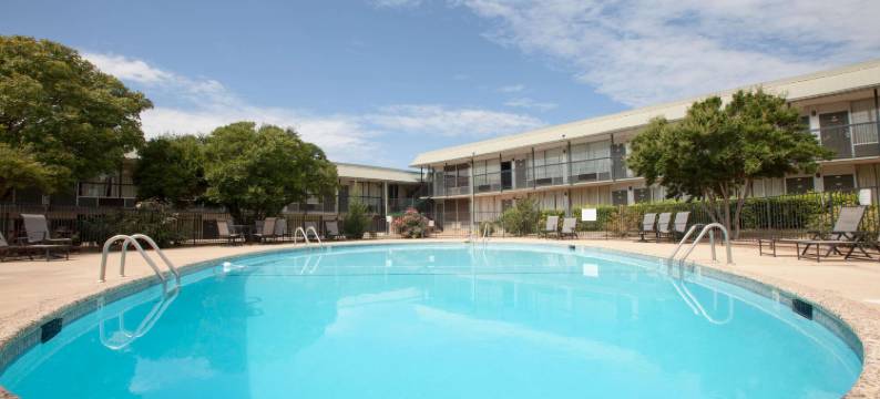 克林顿戴斯酒店(Days Inn by Wyndham Clinton)图片