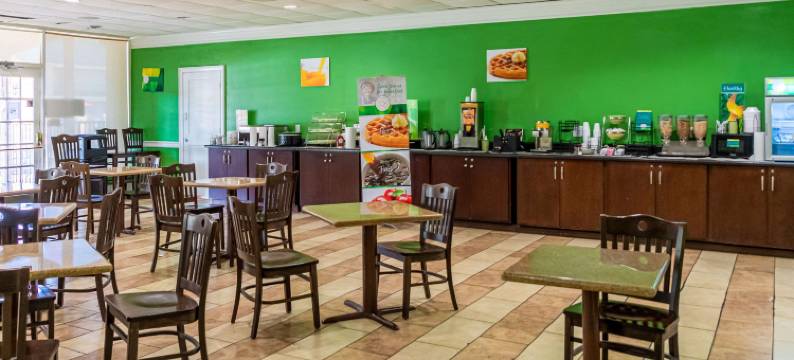 列治文山-萨凡纳I-95品质酒店(Quality Inn Richmond Hill - Savannah I-95)图片