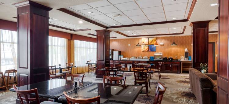 特克萨索马湖套房酒店(Lake Texoma Inn and Suites)图片