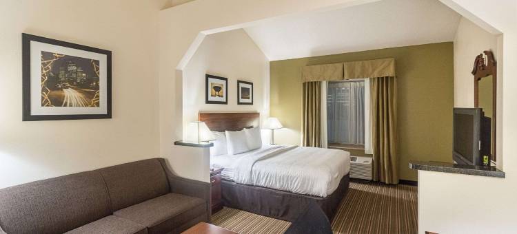 品质酒店及套房西追(Quality Inn & Suites West Chase)图片