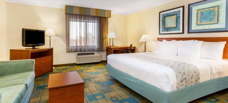 芝加哥威罗布鲁克拉昆塔温德姆酒店(La Quinta Inn by Wyndham Chicago Willowbrook)图片