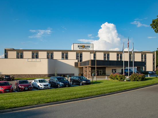 贝拉维斯塔酒店和套房