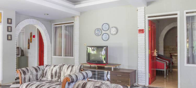 红多兹Plus酒店-加鲁特奥蒂斯塔(RedDoorz Plus @ Otista Garut)图片