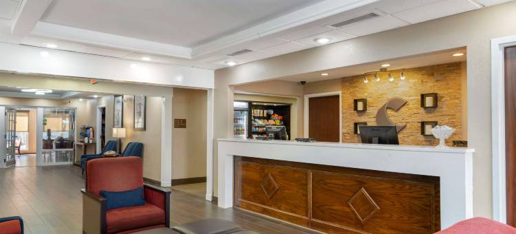 舒适套房酒店-近罗宾斯空军基地正门(Comfort Inn & Suites - Near Robins Air Force Base Main Gate)图片