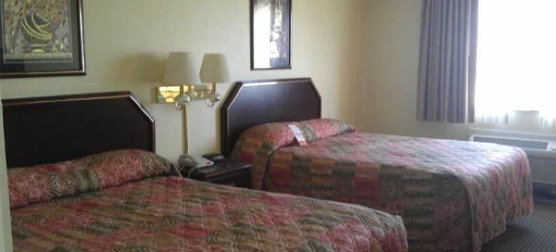 伯勒森沃斯堡速8酒店(Super 8 by Wyndham Burleson Fort Worth Area)图片