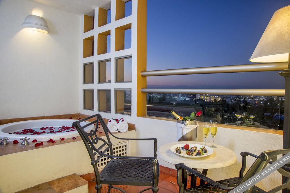 Club Regina Puerto Vallarta-Puerto Vallarta Updated 2023 Room Price-Reviews  & Deals 