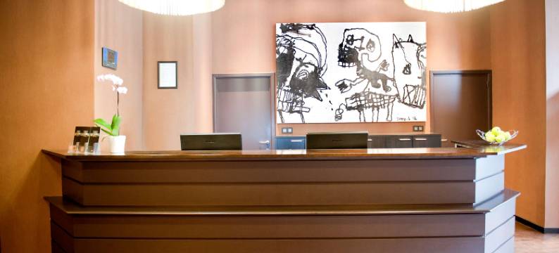 新沙勒迈恩酒店(New Hotel Charlemagne)图片