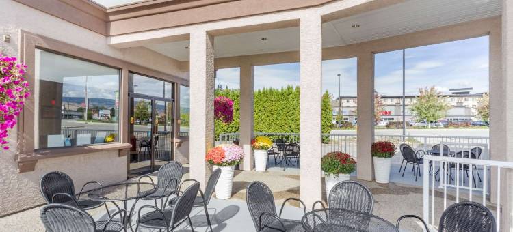 基洛纳速8酒店(Super 8 by Wyndham Kelowna BC)图片