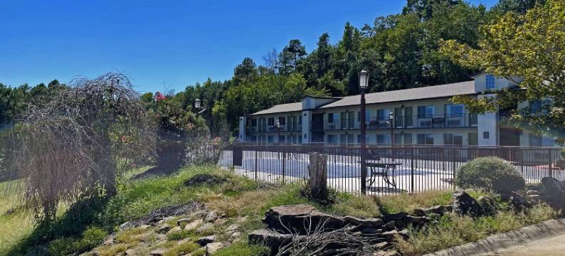 克林顿北品质酒店(Quality Inn Clinton North)图片