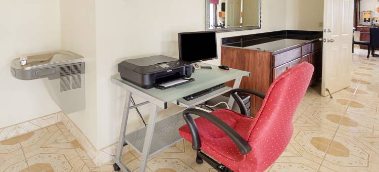 德尔里奥温德姆贝蒙特酒店(Baymont by Wyndham Del Rio)图片