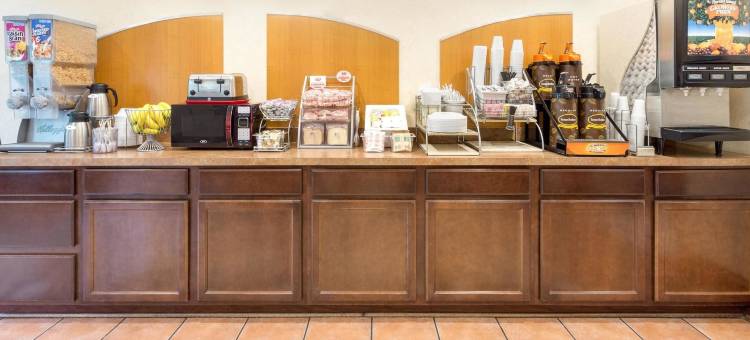 弗里波特温德姆速8酒店(Super 8 by Wyndham Freeport)图片