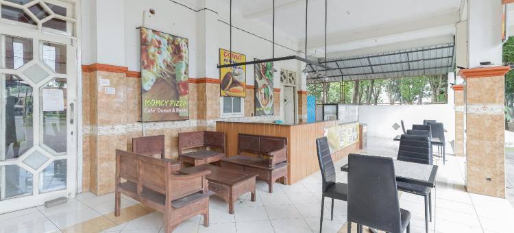 红多兹伊斯兰酒店@莫乔萨里(RedDoorz Syariah at Mojosari)图片