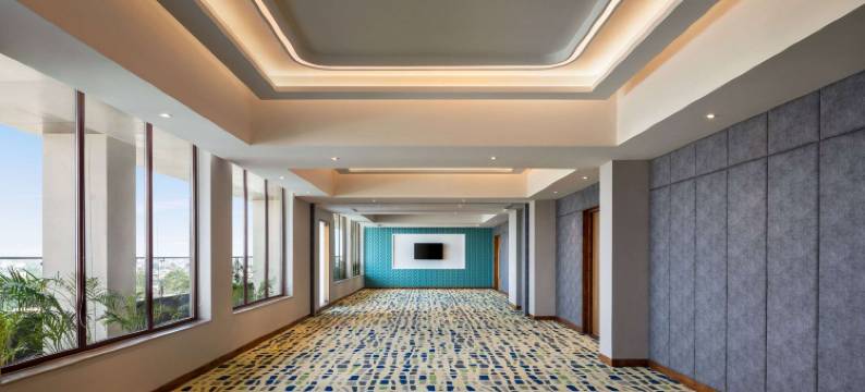 阿姆利则尔机场温德姆华美达安可酒店(Ramada Encore by Wyndham Amritsar Airport)图片