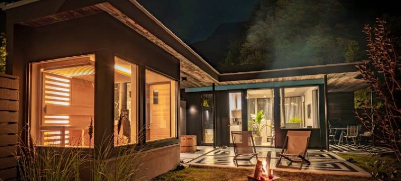 梅岛汽车旅馆及桑拿别墅(UMEGASHIMA　DRIVEｰIN　＆　SAUNA　VILLA)图片