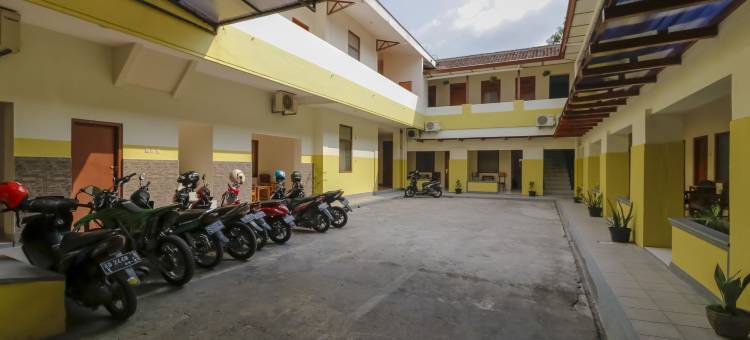 红多兹Plus酒店-里亚迪斯拉梅特(RedDoorz Plus @ Slamet Riyadi)图片