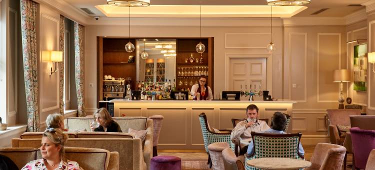 唐霍尔乡村之家酒店(Down Hall Hotel)图片