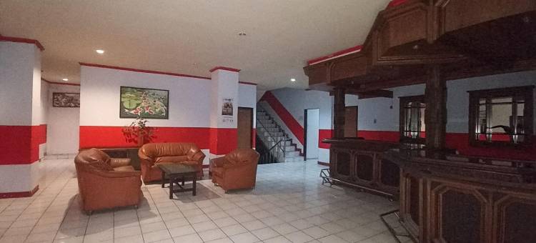 RedDoorz Near Sam Ratulangi图片