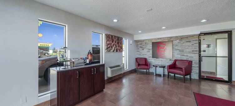 登顿红顶套房酒店(Red Roof Inn & Suites Denton)图片