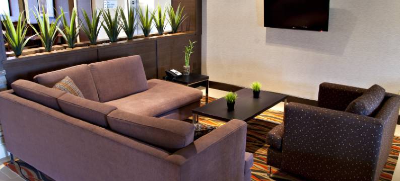 Holiday Inn Express 彭布罗克(Holiday Inn Express PEMBROKE by IHG)图片