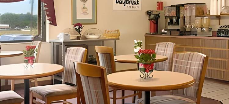 凯艺套房酒店(Quality Inn & Suites Bloomington I-55 and I-74)图片