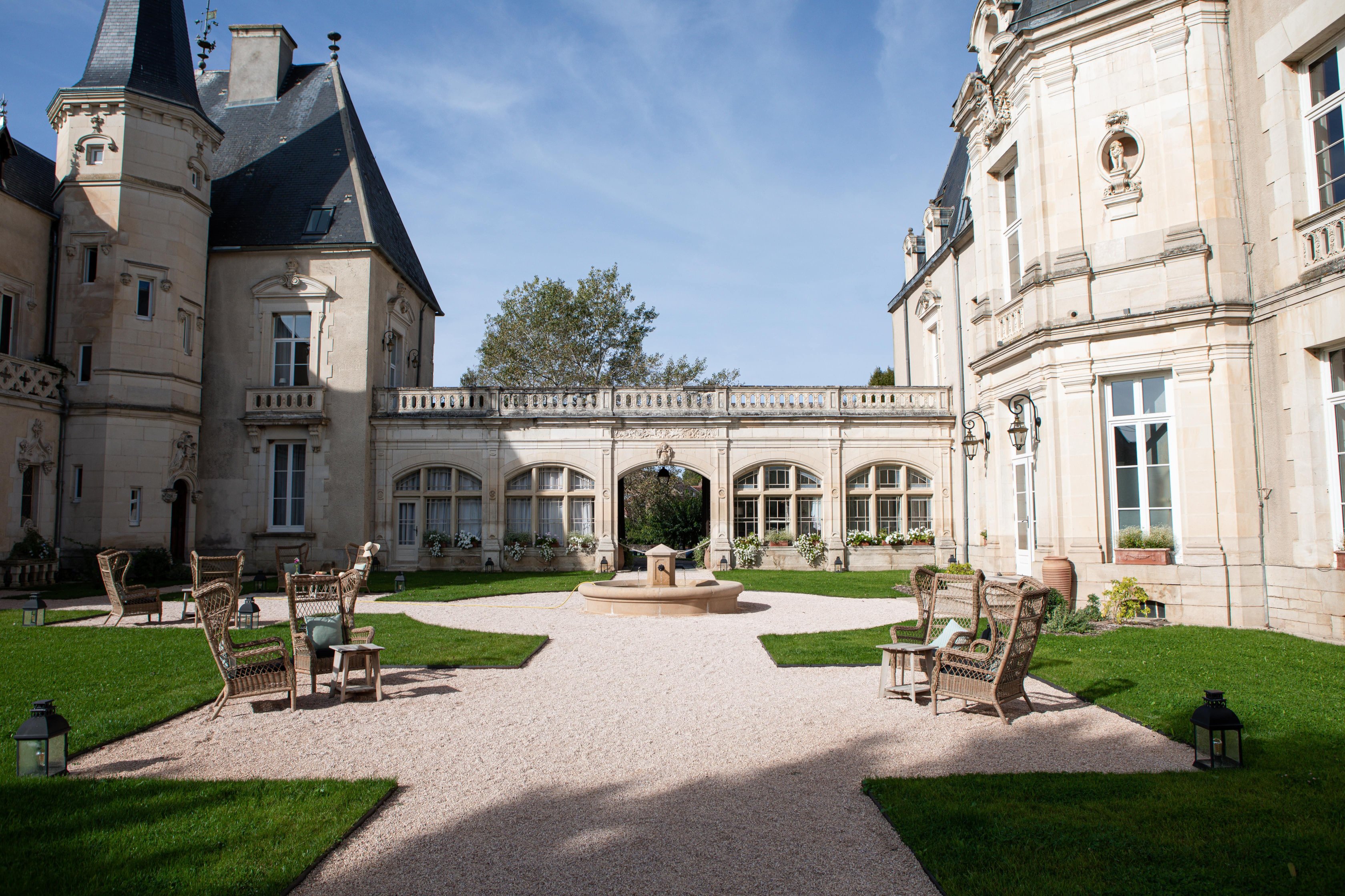 Chateau Sainte SabineOver view