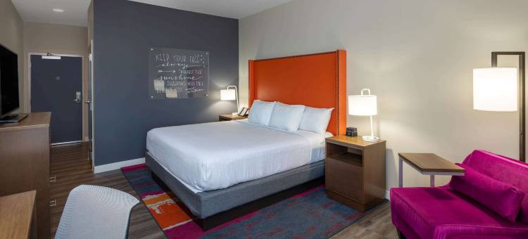 格林斯伯勒ARPT高点拉昆塔温德姆套房酒店(La Quinta Inn & Suites by Wyndham Greensboro Arpt High Point)图片