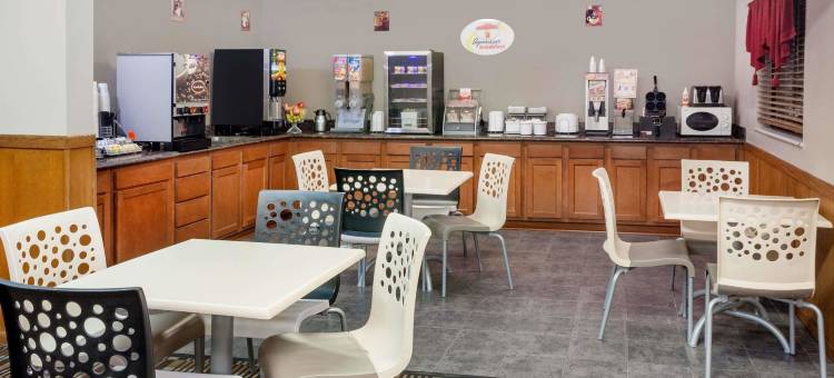 马斯卡廷温德姆速8酒店(Super 8 by Wyndham Muscatine)图片