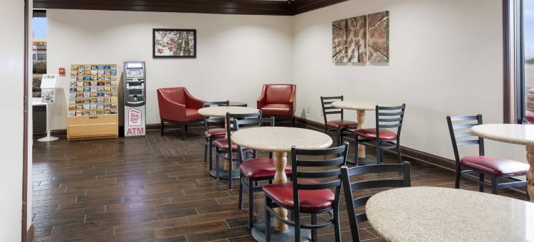 韦恩堡红顶酒店(Red Roof Inn Fort Wayne)图片