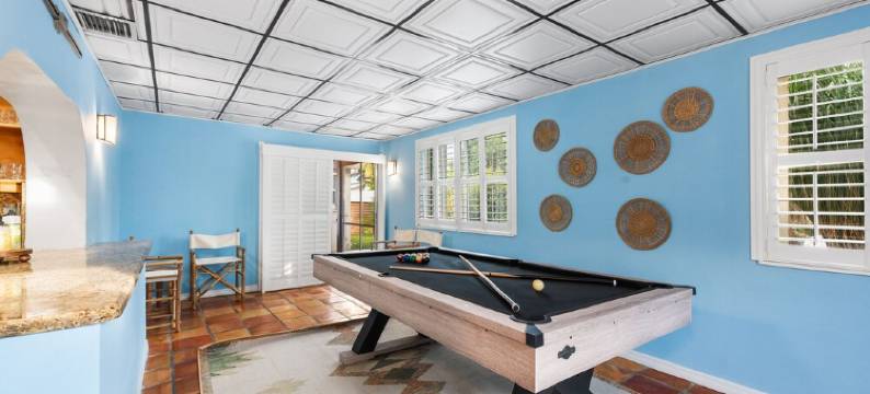 Centrally Located 4BD Oasis w/ Pool & Movie Patio图片