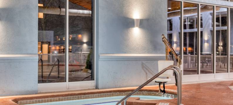 智选假日套房酒店格林贝东(Holiday Inn Express & Suites GREEN BAY EAST by IHG)图片